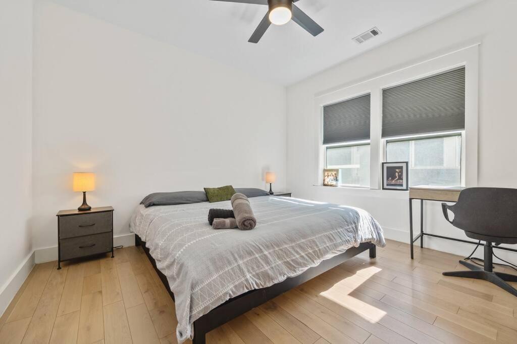 Designer Home: King Beds, Luxe Bath+Free Parking! أتلانتا المظهر الخارجي الصورة