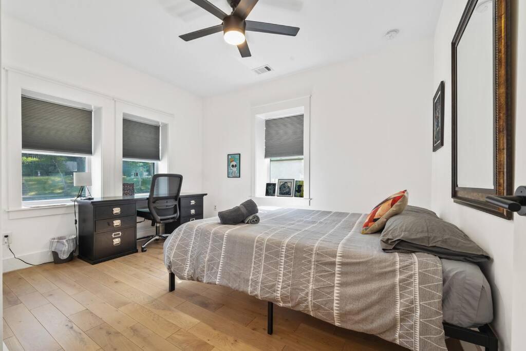 Designer Home: King Beds, Luxe Bath+Free Parking! أتلانتا المظهر الخارجي الصورة