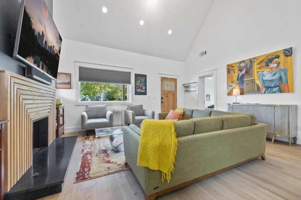 Designer Home: King Beds, Luxe Bath+Free Parking! أتلانتا المظهر الخارجي الصورة