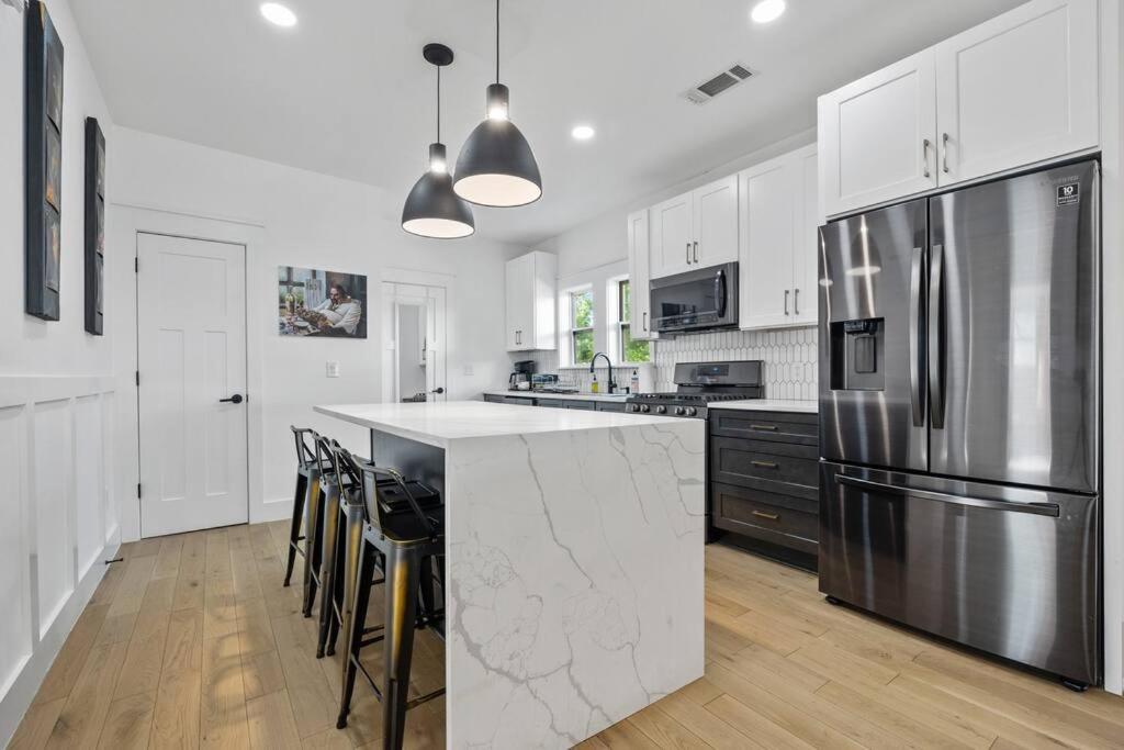 Designer Home: King Beds, Luxe Bath+Free Parking! أتلانتا المظهر الخارجي الصورة